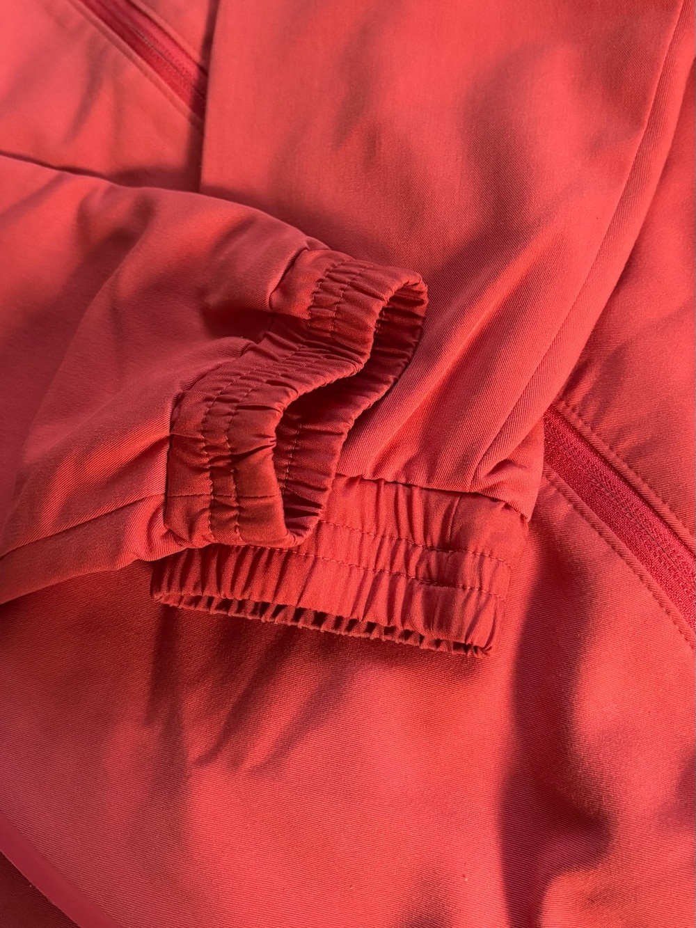 FIGS Performance Jacket Raspberry Sorbet Size Medium - Picture 8 of 15